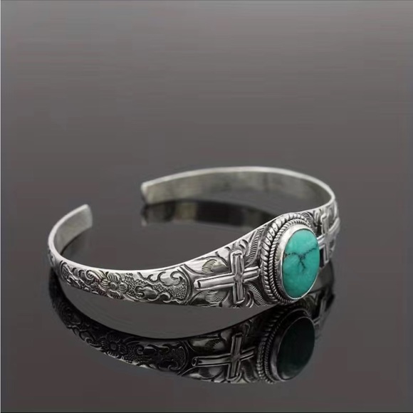 Adjustable Silver Designed Turquoise Cuff Bracelet - Picture 5 of 6